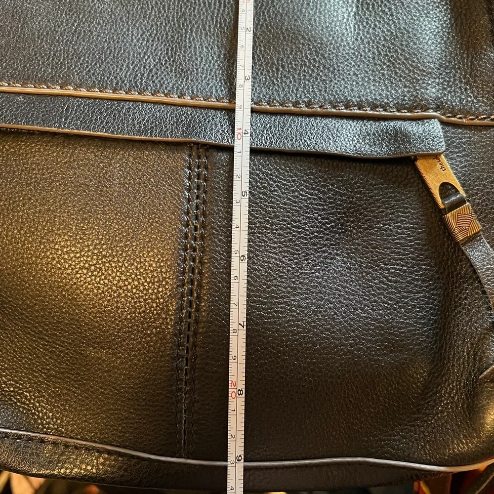 The Sak Black Leather Crossbody Bag. Work or fun.